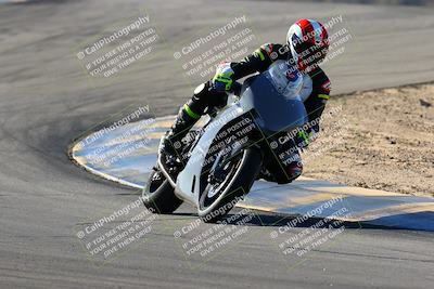 media/Jan-09-2022-SoCal Trackdays (Sun) [[2b1fec8404]]/Turns 9 and 8 (920am)/